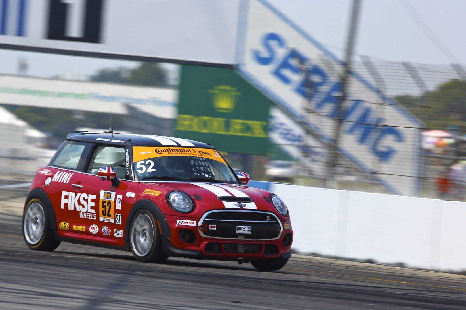 MINI John Cooper Works team finishes well on its first outing at Sebring